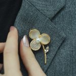 Üç Yaprak İnci Broş