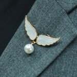 İnci Kanat Broş