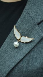İnci Kanat Broş